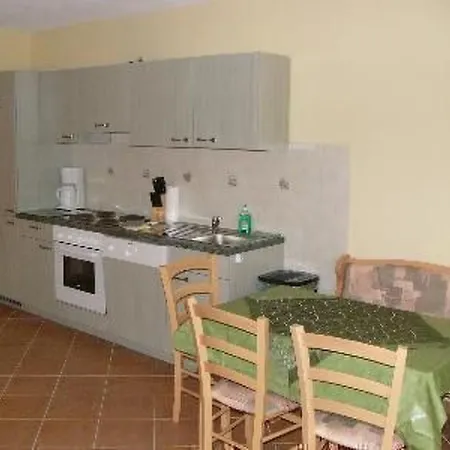 Apartman Mit Zwei Schlafzimmern Und Terrasse By Interhome